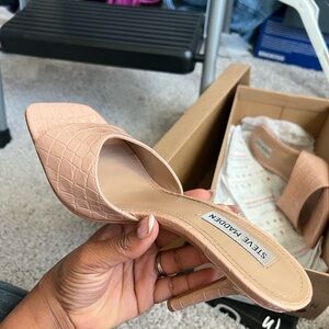 Used like new - size 8 Steve Madden